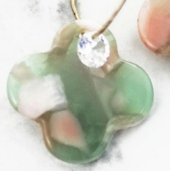 Multi Marbled Quatrefoil With Crystal Hoop Earring - Picture 2 of 4